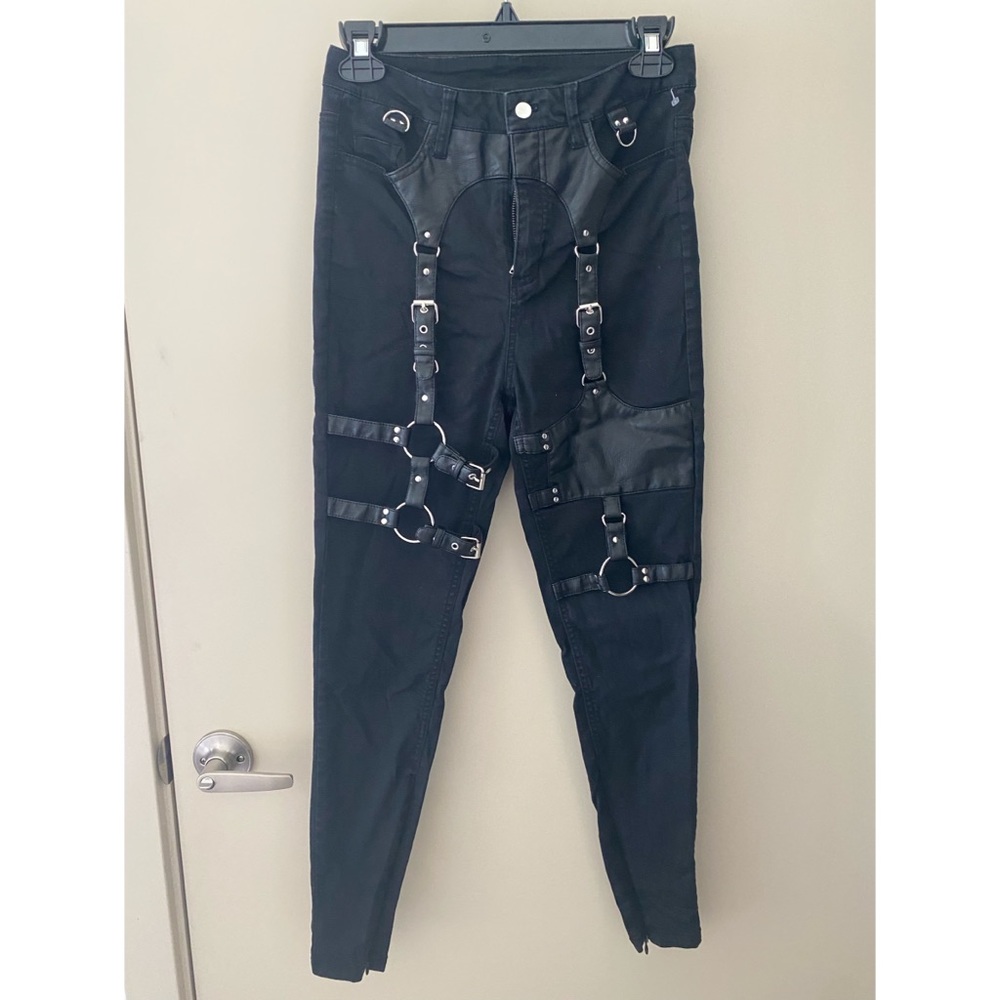 Black skinny jeans